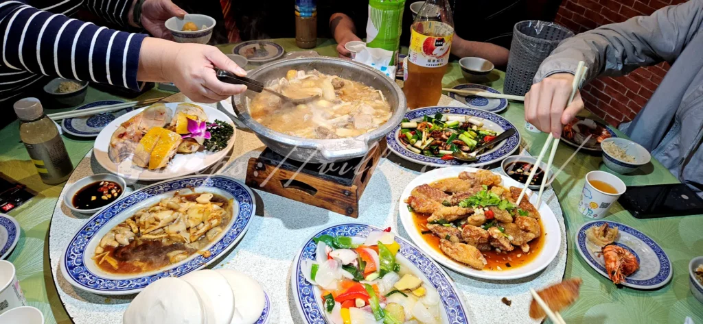 奇岩站必吃傳承茶蝦飯