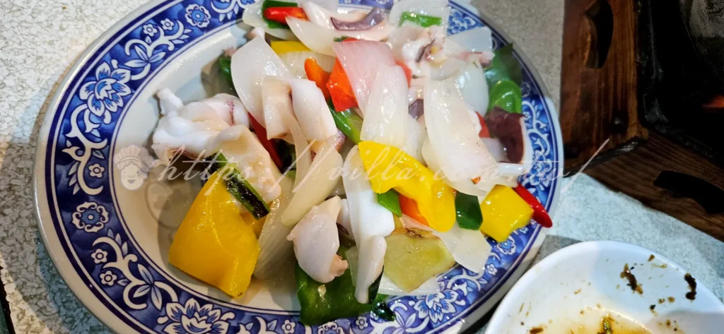 奇岩站必吃傳承茶蝦飯