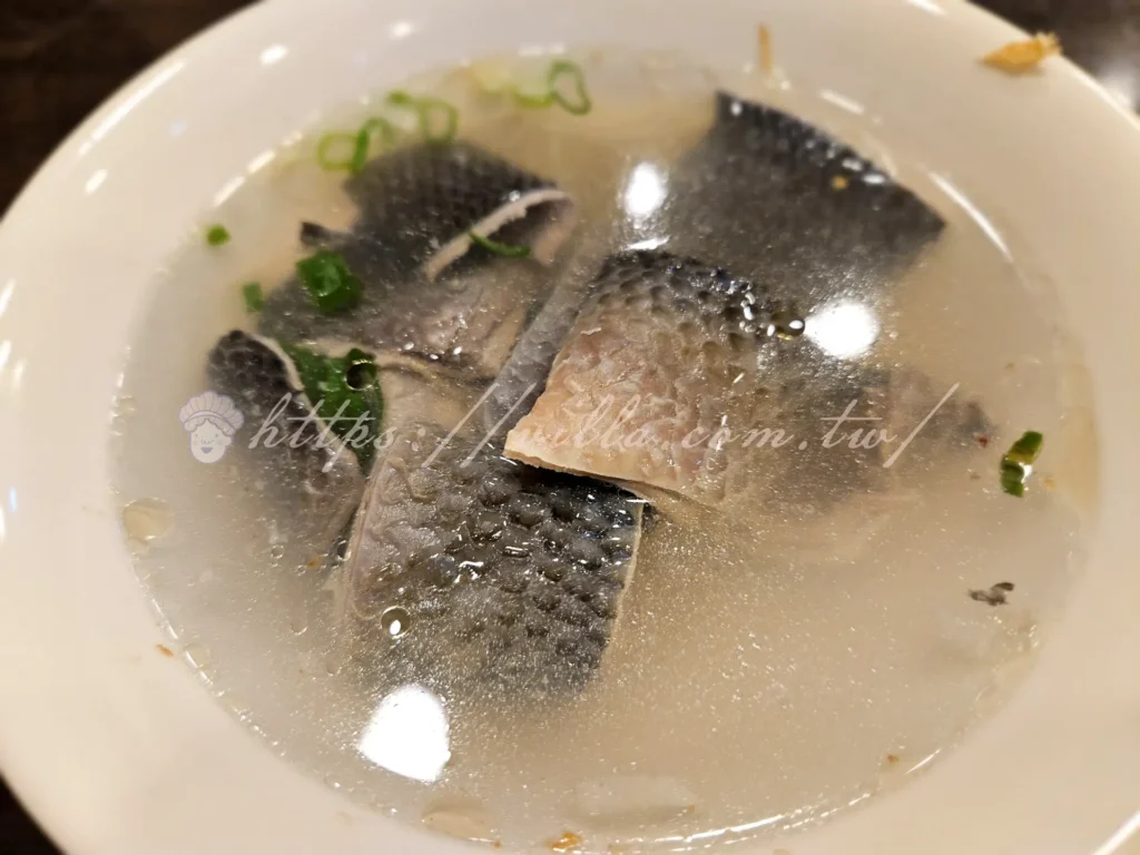 萬華阿義魯肉飯|鮮蚵蓋飯浮誇系海陸雙拼