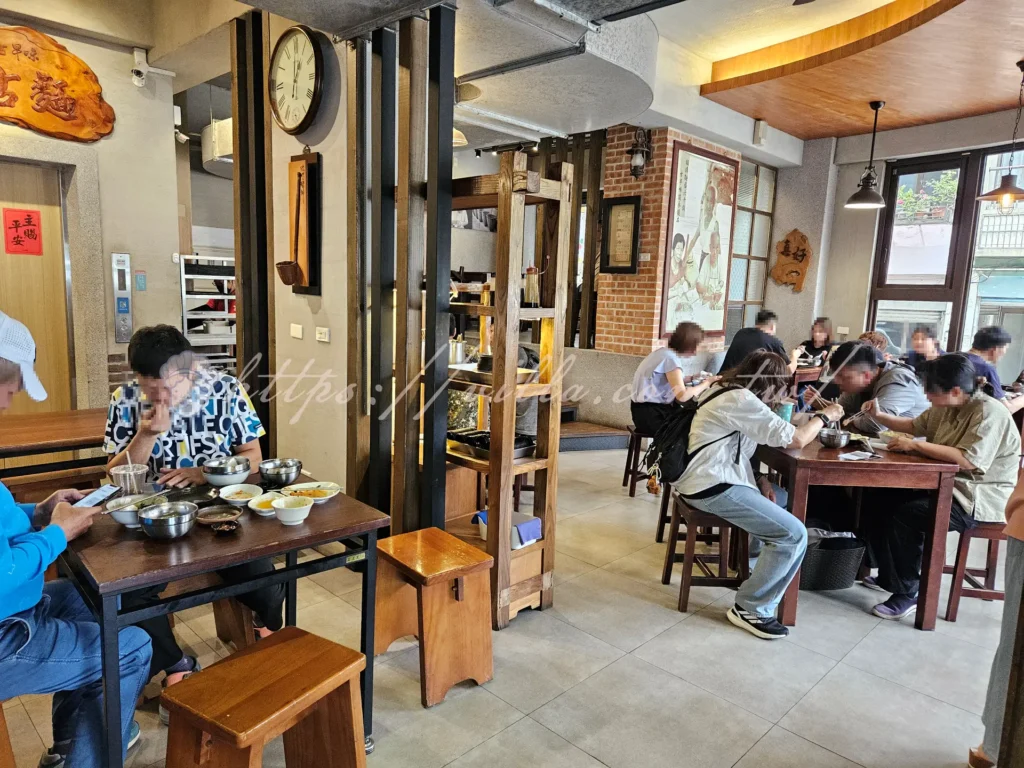 新竹關西ㄤ咕麵!傳承一甲子老店扁油麵的好味道(菜單、停車場資訊一次看)