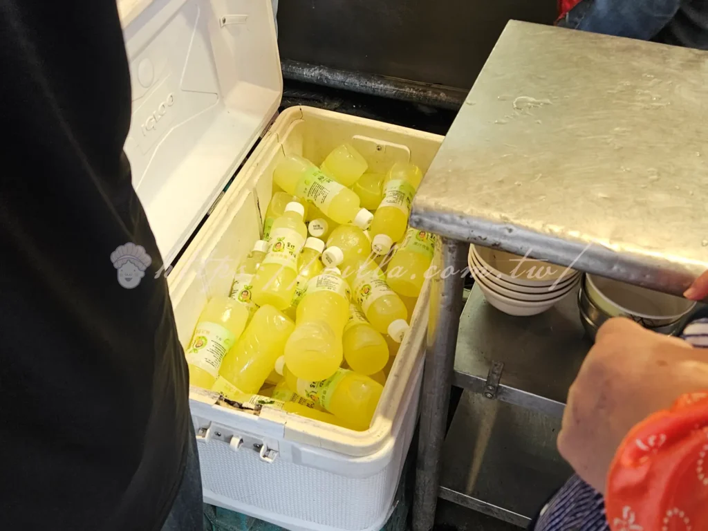 板橋黃石市場老曹餛飩怎麼去|全台唯一噶瑪蘭黑豚餛飩飄香七十年