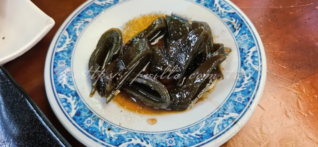 西門町美食、西門町排骨飯、西門町雞腿飯、金滿園、西門町老店、西門町炸物推薦、炸排骨、炸雞腿、台北排骨飯、台北雞腿飯、台北老字號便當、台北炸物、Ximending food、Taipei pork chop rice、Taipei fried chicken leg、Jin Man Yuan、Ximending restaurant、Taipei street food、Taiwanese lunchbox、Taipei local food、best pork chop Taipei、fried chicken Taipei