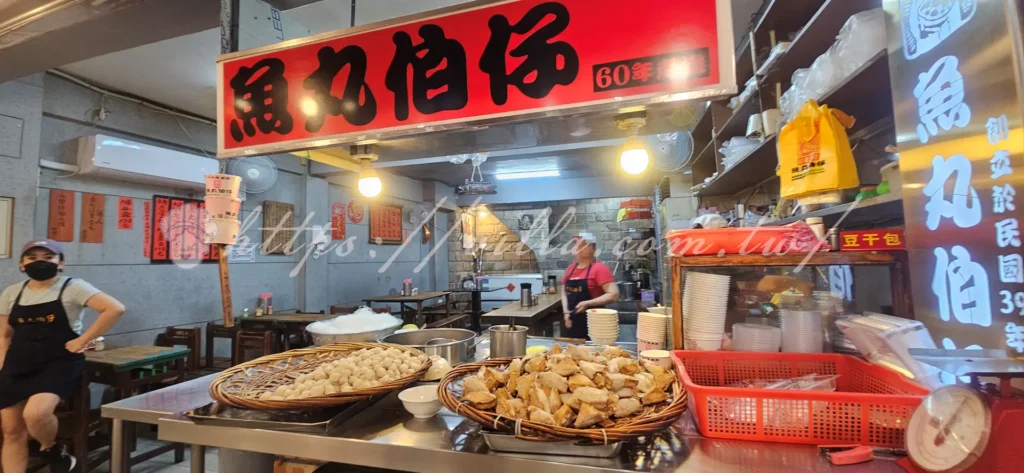 來九份老街吃什麼?除了芋圓、草仔粿,你絕對不能錯過這間超人氣的【九份魚丸伯仔】!