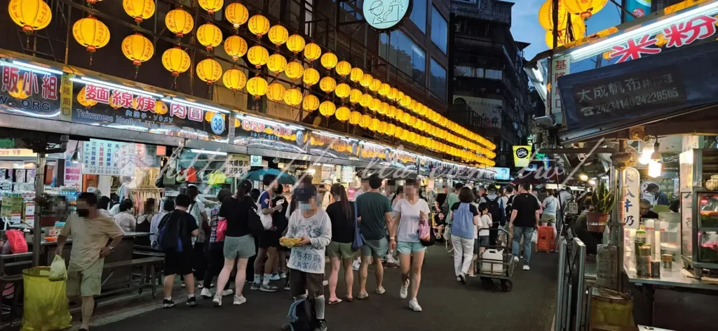 Keelung Night Market、things to do in Keelung、Keelung Taiwan food、Keelung street food、what to eat in Keelung、Keelung food night market、Taiwan night market near Taipei、Keelung must eat、Keelung night market guide、Keelung seafood night market