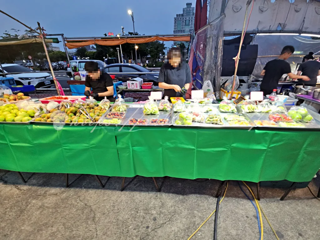 苗栗英才夜市_各式鮮切水果