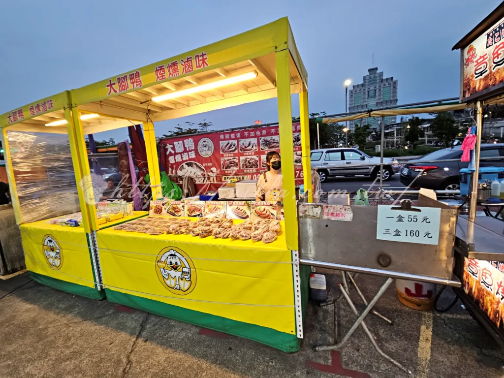 苗栗英才夜市_大腳丫煙燻滷味
