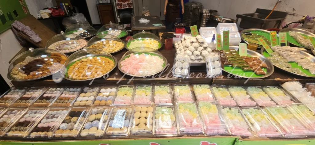 深坑老街販賣多種古早味食品