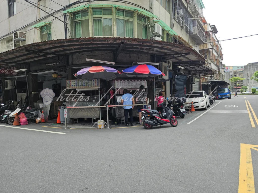 三重稅捐處豆花(無名豆花小站)周邊不好停車,巷弄內的美食