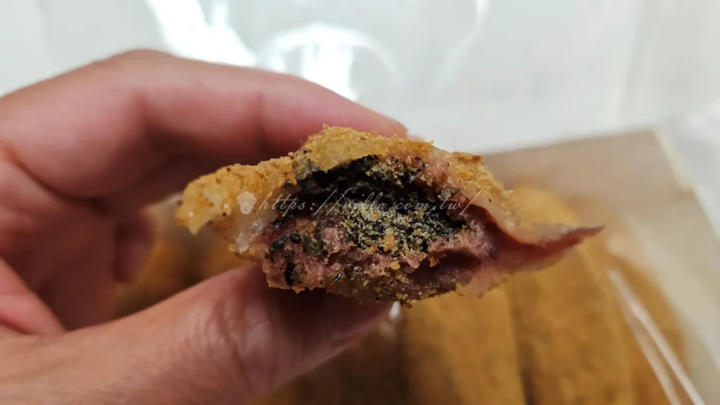 方愫馨草屯手工麻糬紫南宮店,這裡的手工麻糬口感軟糯、餡料紮實,甜度適中。