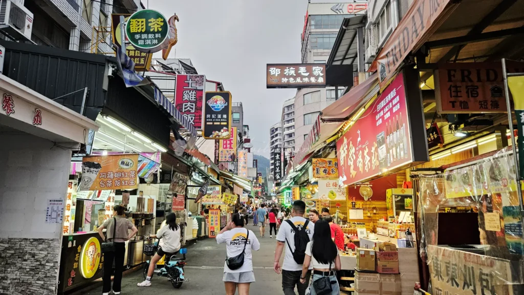 伊達邵老街邵族攤販老闆日常，逐鹿市集在地人文紀錄，日月潭原住民部落生活