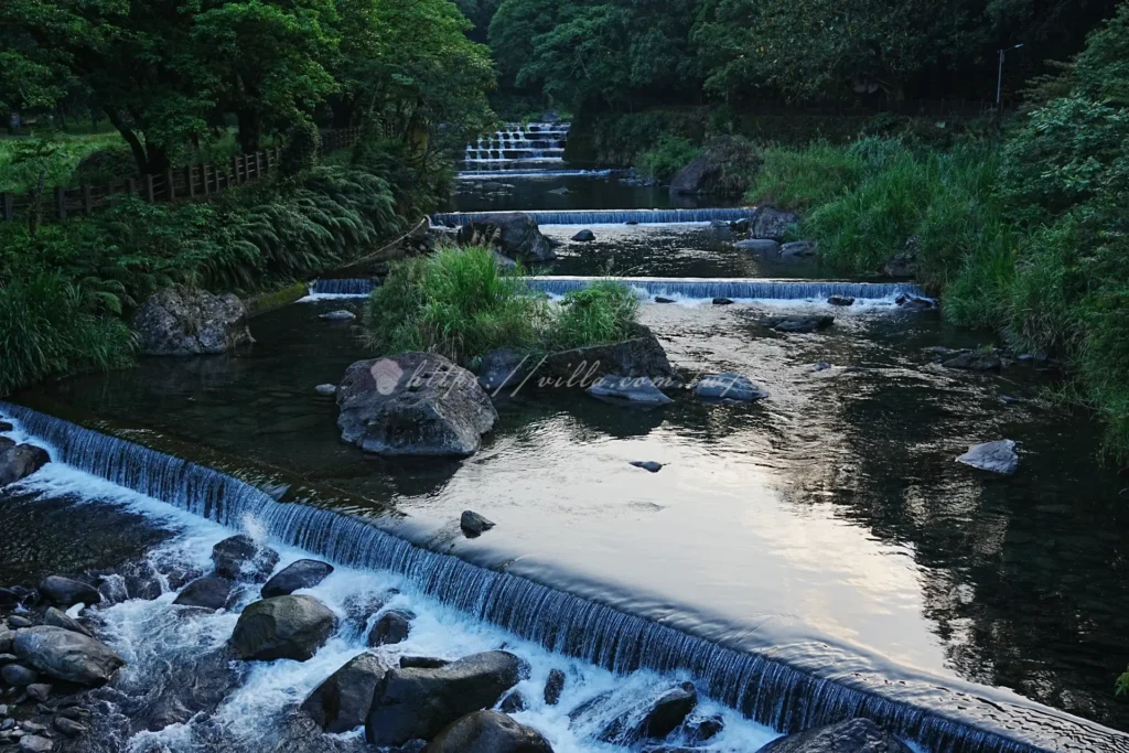 烏來蝴蝶公園古圳步道，清澈大羅蘭溪旁森林漫步，來回約50分鐘輕鬆生態健行