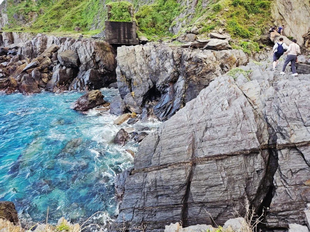 豆腐岬風景區漸層藍色海景-全台最大沙頸岬地形-宜蘭最美免費海濱公園