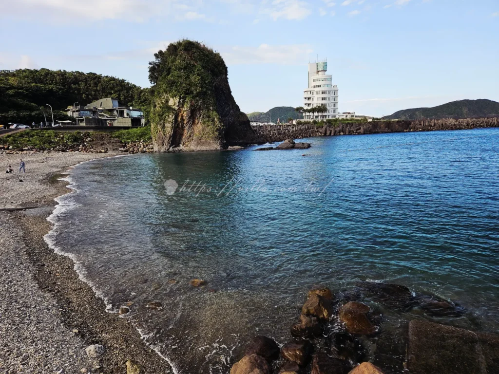 豆腐岬風景區漸層藍色海景-全台最大沙頸岬地形-宜蘭最美免費海濱公園