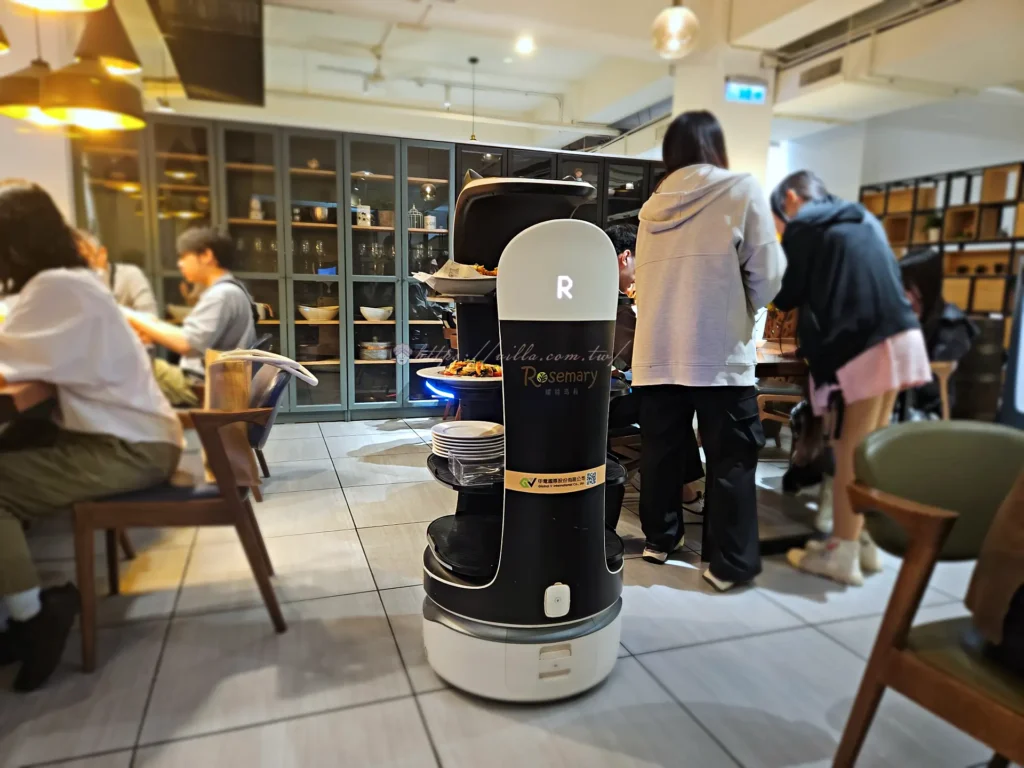 螺絲瑪莉義麵坊機器人送餐