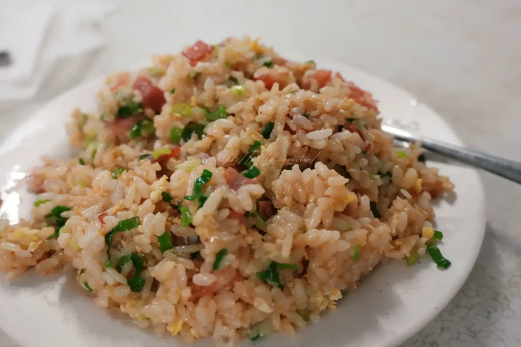 長興釣蝦場炒飯,火腿蛋炒飯配蔥花