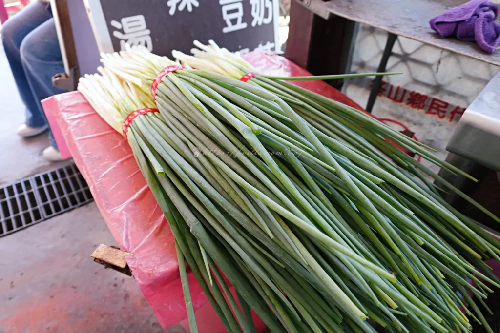 正好鮮肉小籠包五結店門口三星蔥食材,宜蘭三星蔥小籠包新鮮蔥花