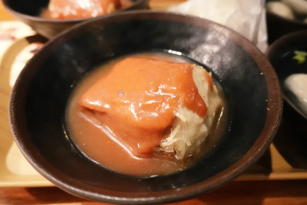老街文化阿給招牌阿給淋上獨門甜辣醬